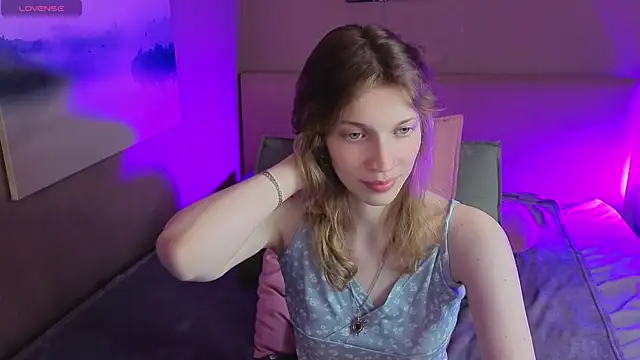 Emily Cartex online show from 26, 6, 2026
