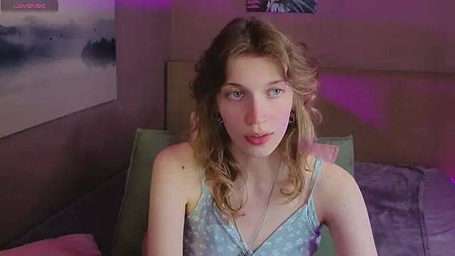 Emily Cartex online show from 6, 7, 2026