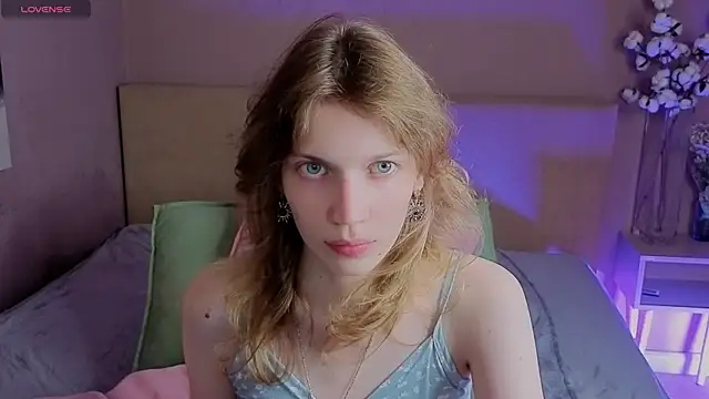 Emily Cartex online show from 13, 7, 2026
