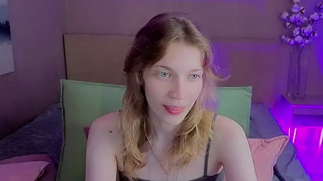 Emily Cartex online show from 18, 7, 2026