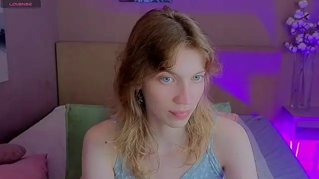 Emily Cartex online show from 27, 7, 2026