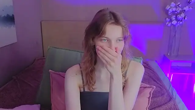 Emily Cartex online show from 31, 7, 2026