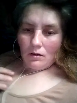 Snapshot of IrisMaris37 chatting on 8, 5, 2026 IrisMaris37 online show from 8, 5, 2026