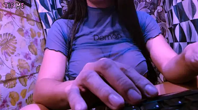 Snapshot of TSjuicyhotdrops chatting on 10, 3, 2025 TSjuicyhotdrops online show from 10, 3, 2025