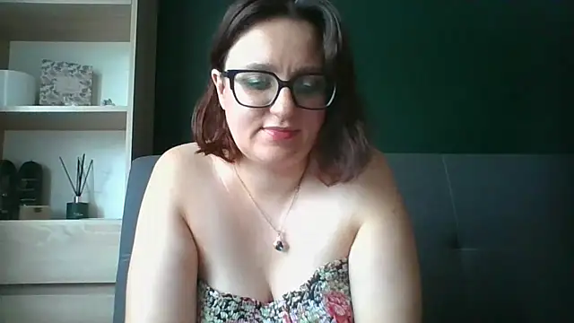 sensual paris online show from 4, 8, 2026