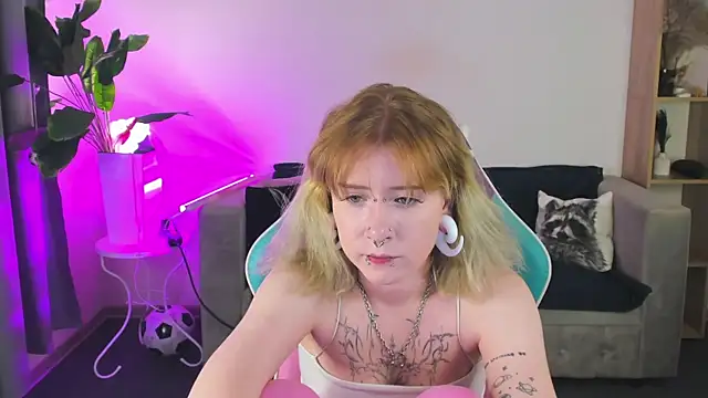 Elira Vane online show from 25, 6, 2026