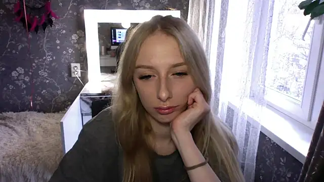 AliceTwinkle online show from 29, 4, 2026