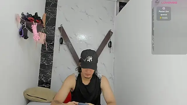 sweetauracouple online show from 5, 8, 2026