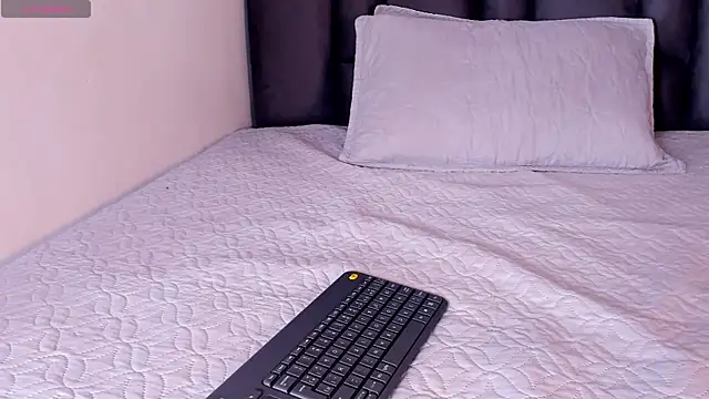 Snapshot of maddy__howard chatting on 6, 7, 2026 maddy howard online show from 6, 7, 2026