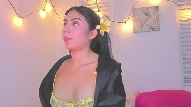 VictoriaaLopez online show from 10, 7, 2026