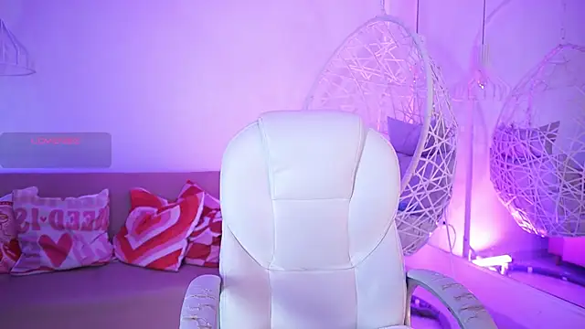 VioletJoness  online show from 26, 6, 2026