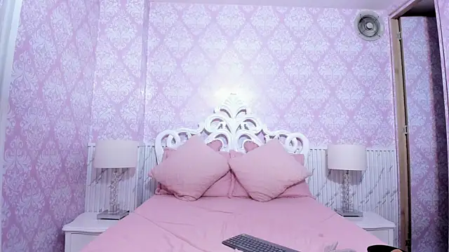 Snapshot of Miabloom19_ chatting on 18, 6, 2026 Miabloom19 online show from 18, 6, 2026
