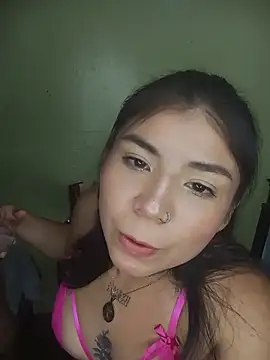 PequenaNena online show from 4, 6, 2026