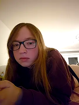 Freaky-Doll online show from 22, 7, 2026