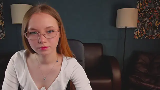 FloraLarsson online show from 2, 5, 2026