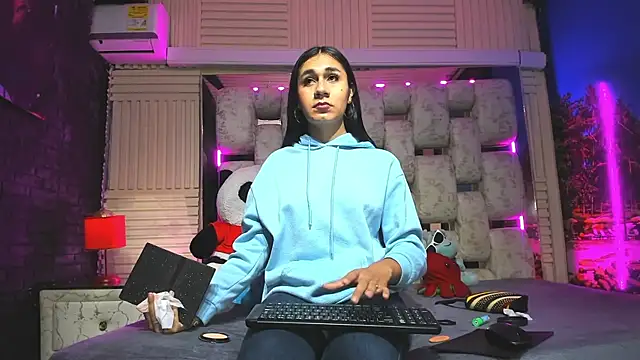 MahiaraHot online show from 4, 5, 2026