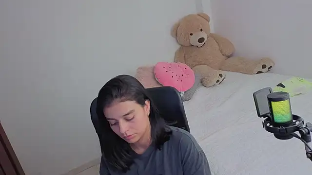Snapshot of valerihouse_ chatting on 3, 6, 2026 valerihouse online show from 3, 6, 2026