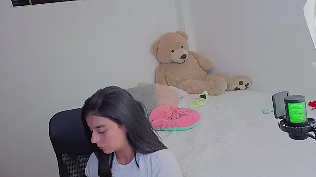 Snapshot of valerihouse_ chatting on 18, 6, 2026 valerihouse online show from 18, 6, 2026