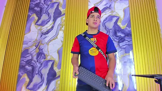 Alisson Santiel online show from 26, 6, 2026