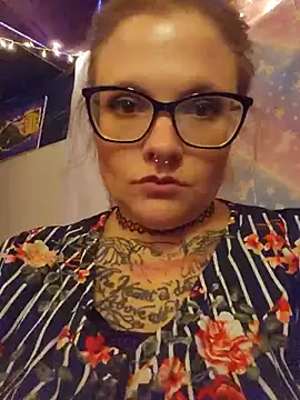 leighlamarie online show from 9, 8, 2026