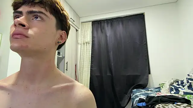 Snapshot of _peachyboy chatting on 7, 7, 2026 peachyboy online show from 7, 7, 2026
