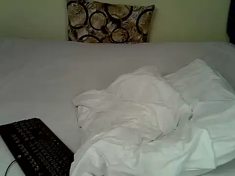 Snapshot of lovvelyheers chatting on 3, 6, 2026 lovvelyheers online show from 3, 6, 2026