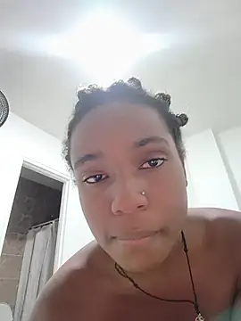 Snapshot of OshunHoney chatting on 24, 7, 2026 OshunHoney online show from 24, 7, 2026