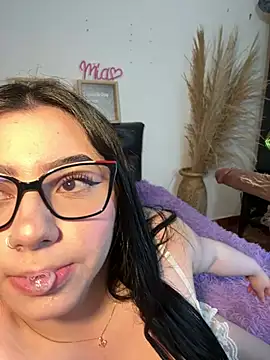 mia valentine   online show from 24, 7, 2026