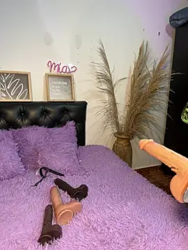 mia valentine   online show from 31, 7, 2026