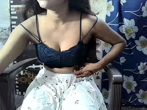 Lovely Pandey online show from 5, 7, 2026