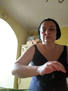 EmmaEmmy40 online show from 24, 6, 2026