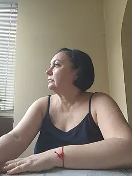 EmmaEmmy40 online show from 2, 7, 2026
