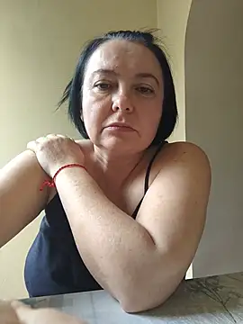 EmmaEmmy40 online show from 12, 7, 2026