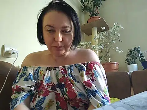 EmmaEmmy40 online show from 17, 7, 2026