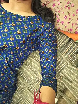 zoya baby  online show from 1, 8, 2026