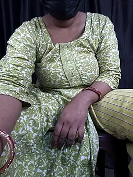 Snapshot of Indianaayra chatting on 10, 5, 2026 Indianaayra online show from 10, 5, 2026