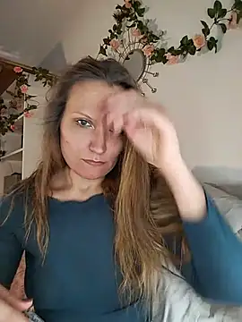 Candy Cougar online show from 4, 6, 2026