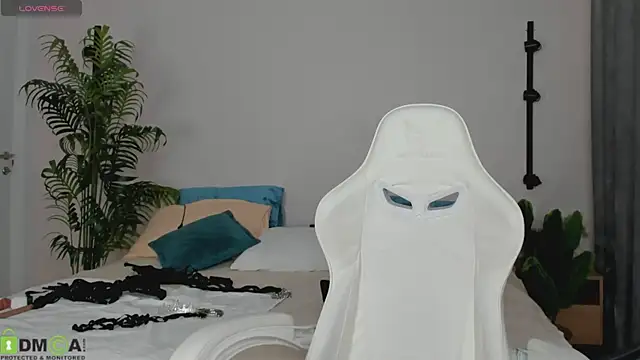 Nikki Mi1k online show from 18, 7, 2026