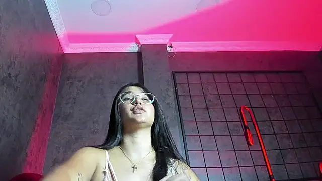 Janett Moore online show from 11, 5, 2026