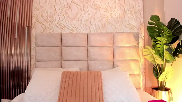 GinaSalanne online show from 5, 5, 2026