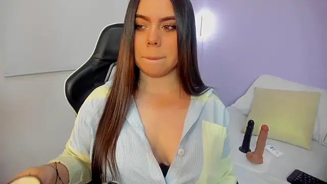 luna blazze  online show from 20, 6, 2026