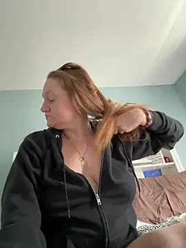 Snapshot of Kellilyn10 chatting on 9, 6, 2026 Kellilyn10 online show from 9, 6, 2026