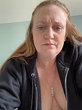 Snapshot of Kellilyn10 chatting on 7, 7, 2026 Kellilyn10 online show from 7, 7, 2026
