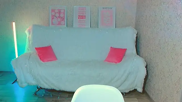 Snapshot of SiennaMia chatting on 4, 6, 2026 SiennaMia online show from 4, 6, 2026