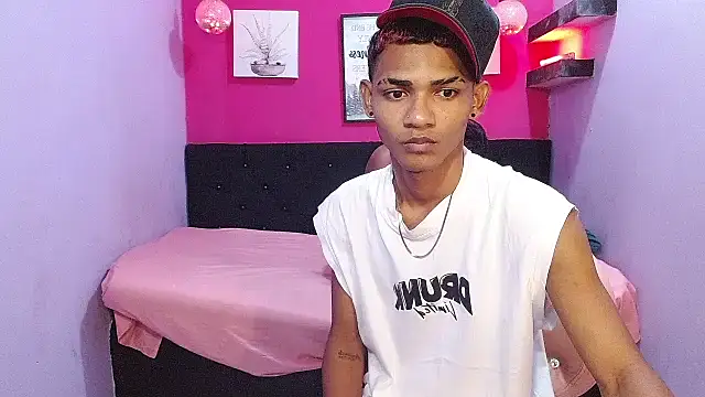 Snapshot of black_twinks chatting on 25, 6, 2026 black twinks online show from 25, 6, 2026