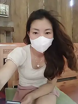 Snapshot of Miru_SEXYY chatting on 4, 6, 2026 Miru SEXYY online show from 4, 6, 2026