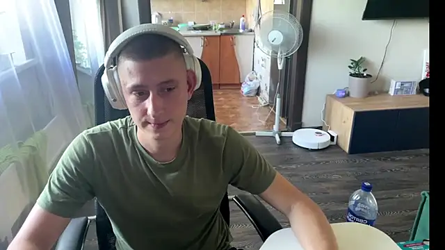 Snapshot of Keksik_ chatting on 2, 7, 2026 Keksik online show from 2, 7, 2026