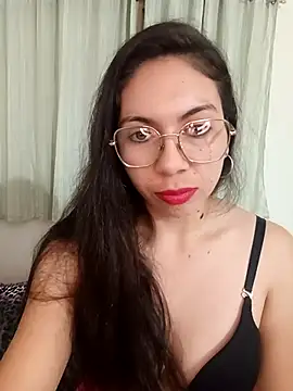 Mia essence online show from 9, 5, 2026