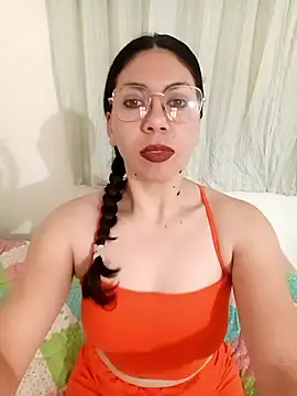 Mia essence online show from 5, 6, 2026