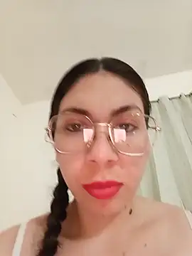 Mia essence online show from 18, 6, 2026
